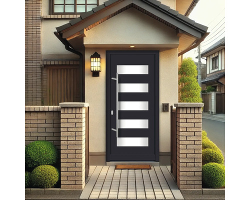 Haustür mit Glaseinsätzen und Edelstahlgriff in Hausfassade