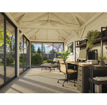 Pavillon de jardin lumineux avec poste de travail et grandes baies vitrées