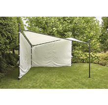 Scène de jardin avec pavillon, y compris les panneaux latéraux en tissu sur la pelouse