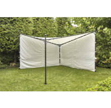 Tente de jardin avec murs en tissu sur pelouse