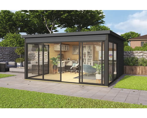 Pavillon de jardin moderne avec de grandes façades en verre et un mobilier de bureau à l'extérieur.