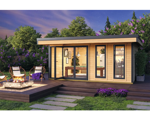 Jardin avec cabanon de jardin en bois, foyer et sièges