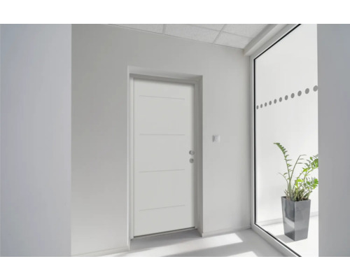 Flur mit Innentür und Fenster zur Gartenseite