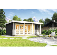 Scène de jardin avec abri de jardin en bois, terrasse avec coin salon et foyer