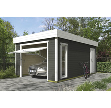 Garage en bois avec porte sectionnelle, porte secondaire et fenêtre