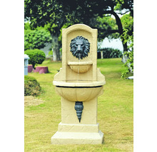 Gartenbrunnen mit Löwenkopf Wasserspeier