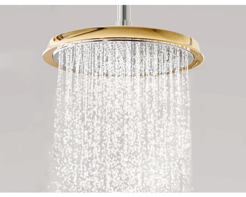 Regendusche mit Wasserstrahl