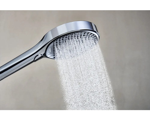 Handbrause mit laufendem Wasser