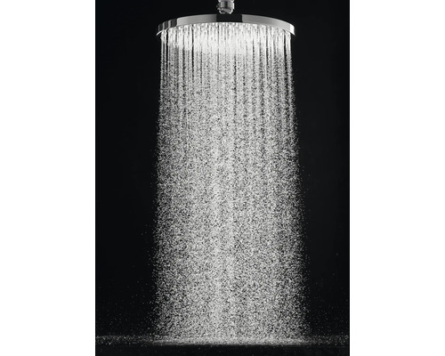 Regendusche mit Wasserstrahlen