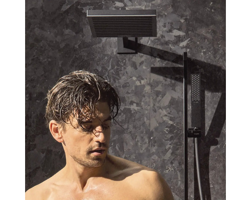 Quadratische Duschgarnitur mit Kopf- und Handbrause