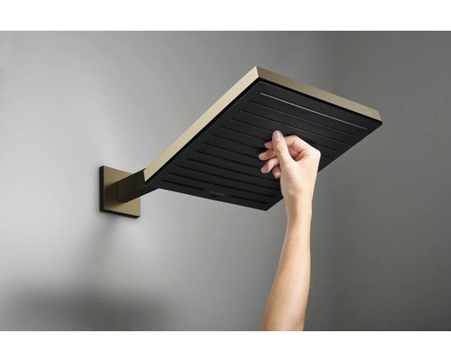 Quadratischer Duschkopf zur Wandmontage mit Hand