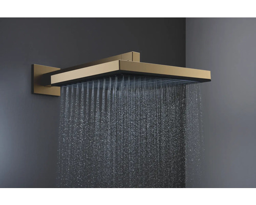 Quadratischer Duschkopf mit Wasserstrahl