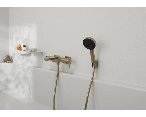 Mitigeur de douche apparent avec douchette à main dans la salle de bain