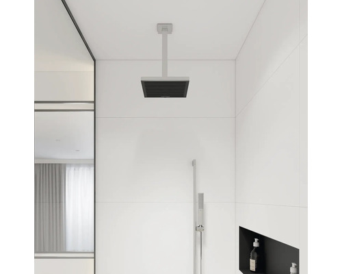 Salle de bain moderne avec douche de pluie et douchette