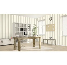 Bureau avec bureau, étagère, horloge et papier peint rayé