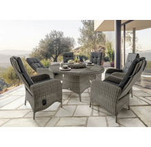 Ensemble de sièges de jardin avec table ronde et fauteuils en rotin sur une terrasse