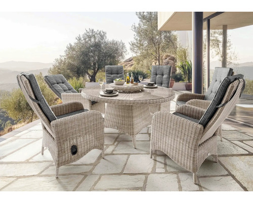 Gartenmöbelset Destiny Palma Luna 6-Sitzer 8 tlg. natur meliert, 6 Sessel + 1 Tisch inkl. Drehteller, Polyrattan + Aluminium, Rückenlehne verstellbar, inkl. Auflagen Gartenset mit rundem Tisch und fünf Sesseln aus Rattan mit grauen Polstern auf einer Terrasse