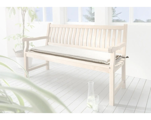 Holzbank mit Sitzkissen für den Aussenbereich