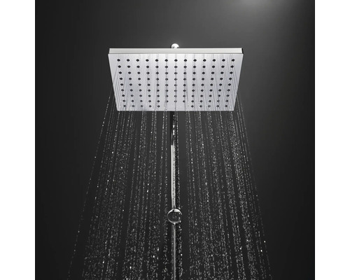 Quadratischer Duschkopf mit Wasserstrahlen