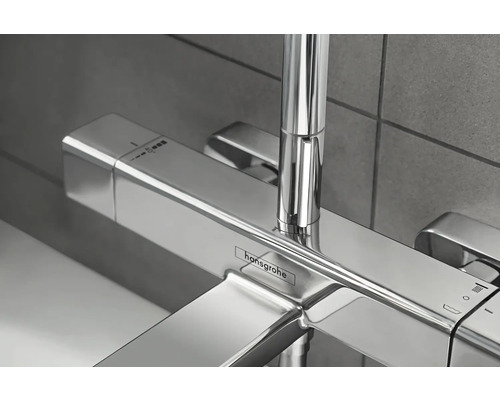 Hansgrohe Logo auf einer verchromten Duscharmatur
