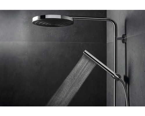 Duschsystem mit Kopf- und Handbrause im Badezimmer