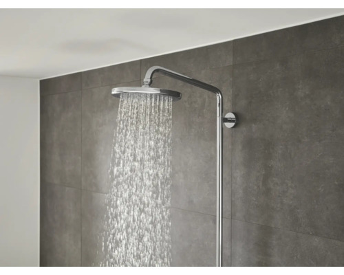 Aufputz Duscharmatur mit Regenbrause im Badezimmer