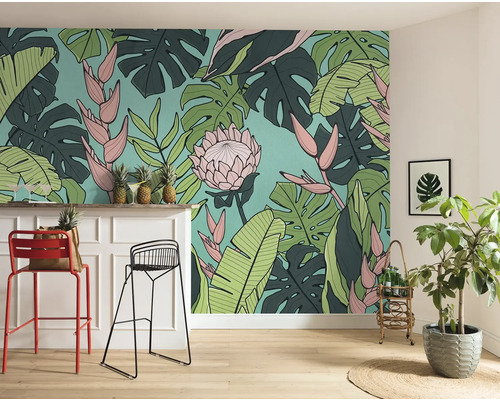 Papier peint panoramique intissé FLX7-033 Revival 7 pces 250 x 350 cm Pièce avec papier peint à feuilles tropicales, tabourets de bar et plante d''intérieur