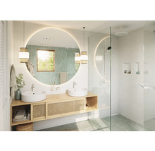 Salle de bains avec meuble-lavabo double, miroirs ronds avec éclairage et douche avec paroi en verre