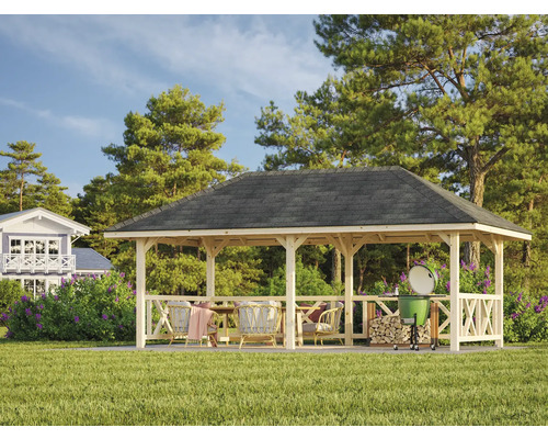 Holzpavillon mit Möbeln und Grill im Garten.