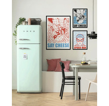 Küchenszene mit einem Smeg Kühlschrank und Spider-Man Postern