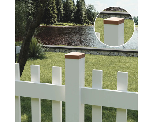 Vue de jardin décorative blanche avec revêtement de poteau marron