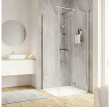 Salle de bains avec cabine de douche, lavabo et miroir