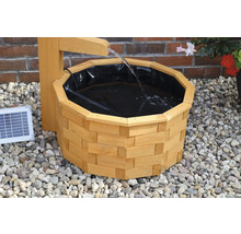 Fontaine en bois avec panneau solaire pour le jardin