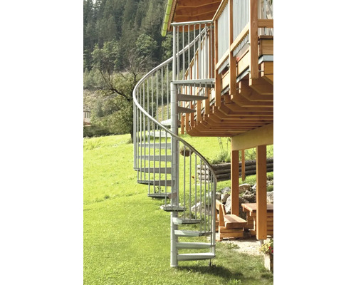 Metallwendeltreppe im Aussenbereich