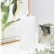 Bougie pilier blanche décorative avec flamme artificielle