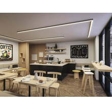 Intérieur d''un café avec tables, chaises, comptoir et éclairage