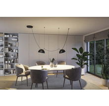 Salle à manger avec table à manger, chaises et suspension