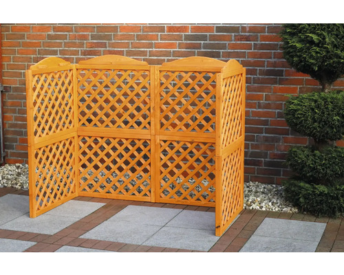 Paravent en bois avec motif losanges dans le jardin