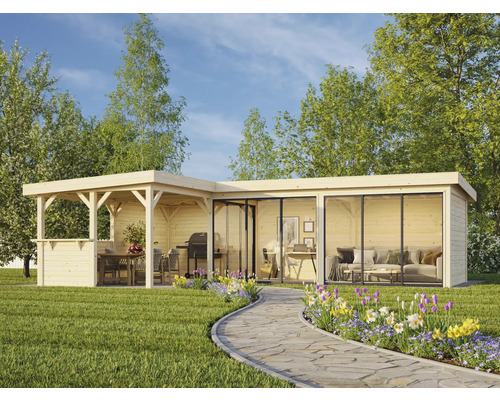 Maison de jardin avec terrasse et portes coulissantes en verre sur une pelouse