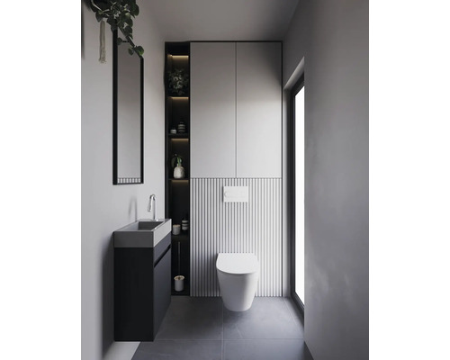 Salle de bain moderne avec meuble-lavabo, miroir, toilettes et espace de rangement