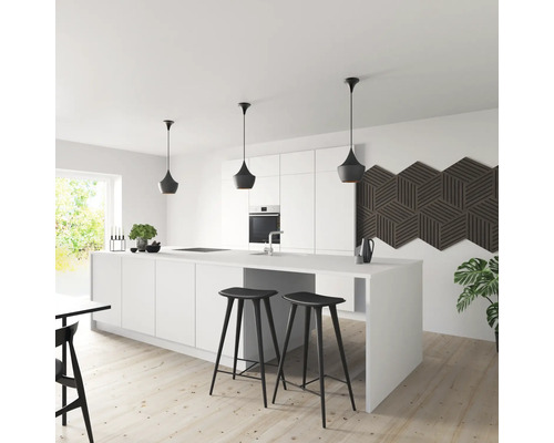 Moderne Küche mit Kücheninsel, Barhockern, Pendelleuchten und Wandpaneelen