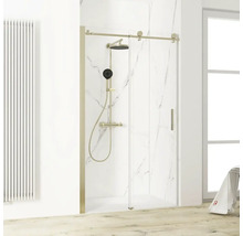 Douche à l''italienne avec porte coulissante, robinetterie de douche et radiateur dans une salle de bains lumineuse
