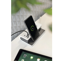 Smartphone sur station de charge avec ports USB