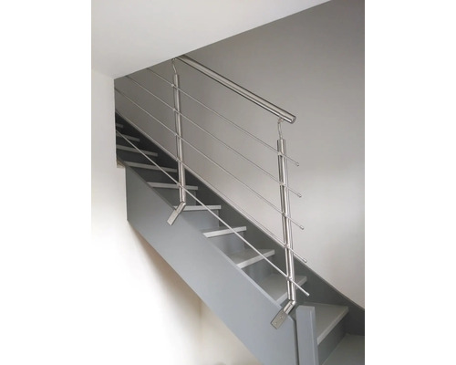 Escalier avec rampe en acier inoxydable