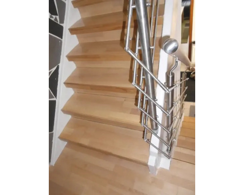 Escalier en bois avec rampe en acier inoxydable