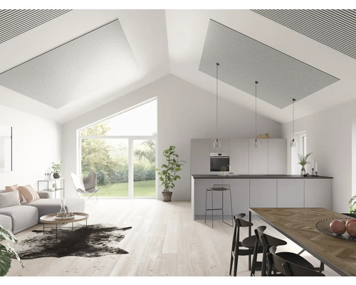 Espace de vie lumineux avec panneaux de plafond acoustiques au-dessus du salon et de la cuisine