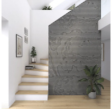 Hall d''entrée lumineux avec escalier, marches en bois, panneaux muraux et plantes d''intérieur pour une ambiance chaleureuse.