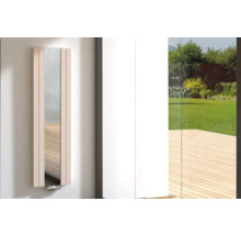 Miroir de salle de bain étroit avec cadre en bois fixé au mur