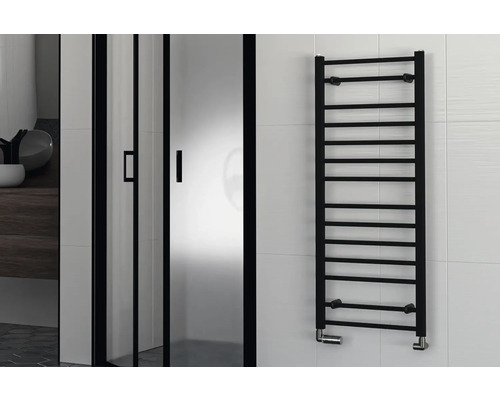 Radiateur de salle de bains Rotheigner Standard 900 x 500 mm noir raccordement des deux côtés en bas Salle de bains avec sèche-serviettes et cabine de douche