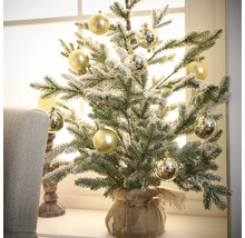 Dekorierter Miniaturweihnachtsbaum mit Kugeln